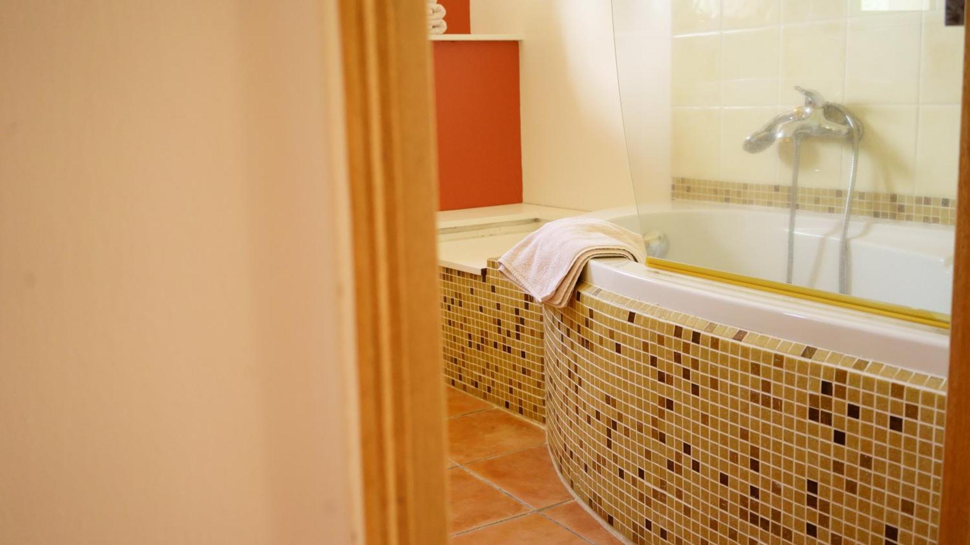 Chambres D'Hotes, B&B La Musardiere Alba-la-Romaine Dış mekan fotoğraf